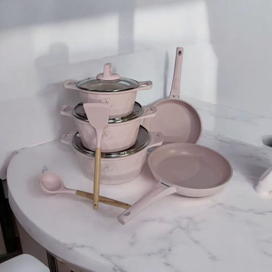 Juego de ollas y sartenes