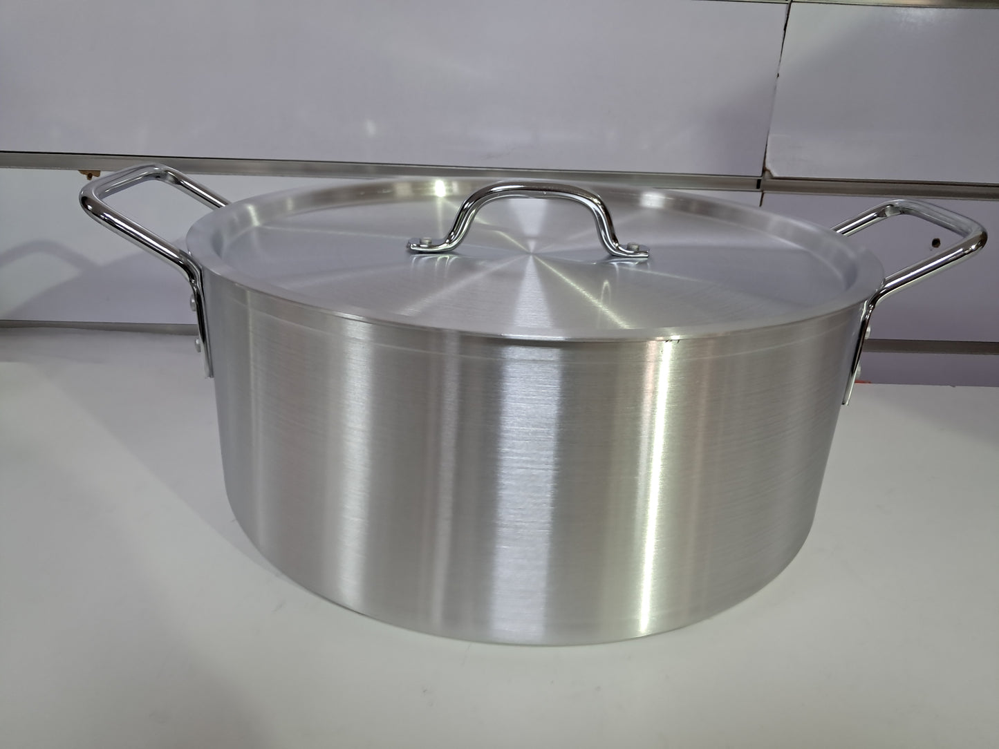 Ollas de Aluminio Alta Capacidad – Cocina Profesional