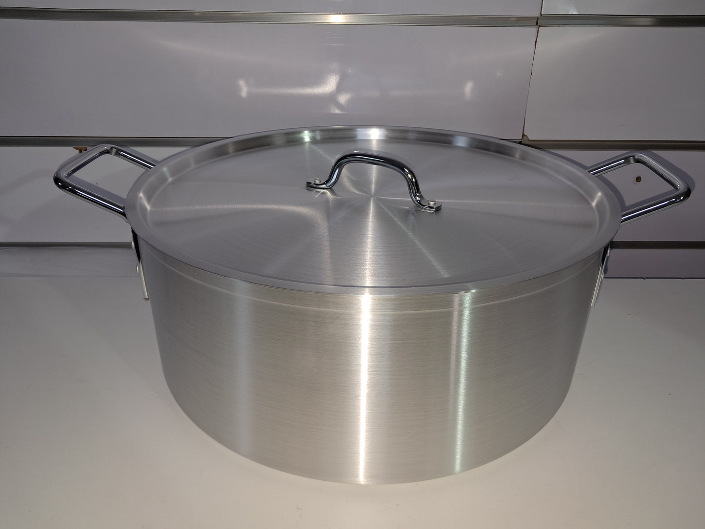 Ollas de Aluminio Alta Capacidad – Cocina Profesional